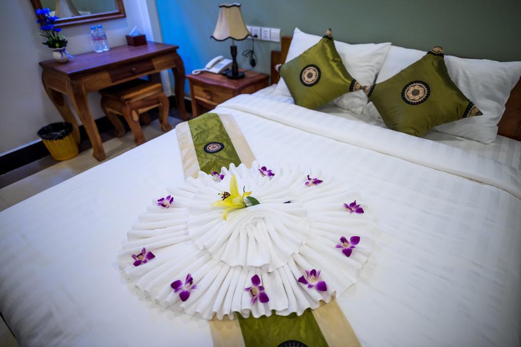 Ny Ka Smy Hotel Phnom Penh Exterior foto