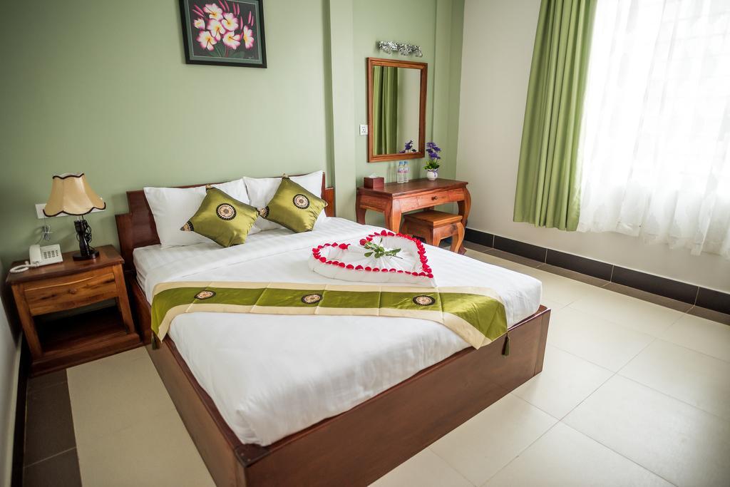 Ny Ka Smy Hotel Phnom Penh Exterior foto